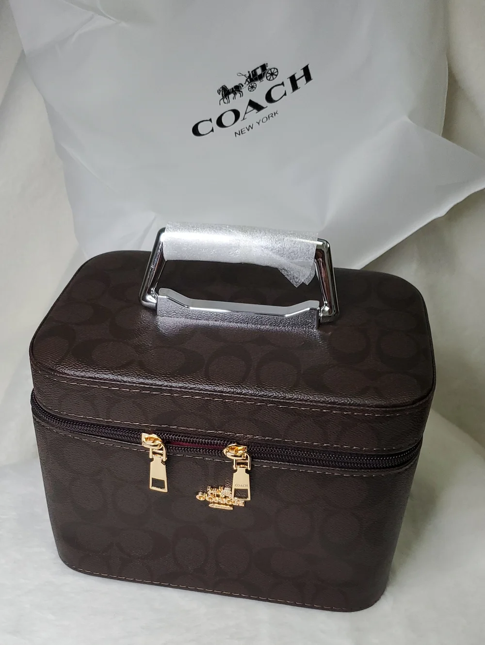CH💗Brown Coach-Patterned Cosmetic Case with Gold Hardware